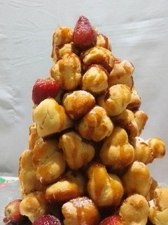 Una foto de 🍯Croquembouche🍯