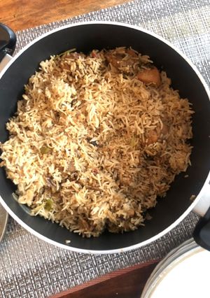 A picture of Chicken biryani.