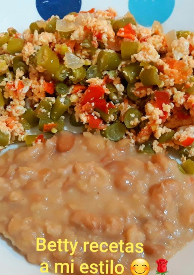 Una foto de Ejotes con huevo ala mexicana
