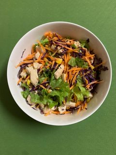 Hình của món Salad ức gà.