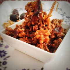 A picture of Walnut date halwa with crunchy walnut.