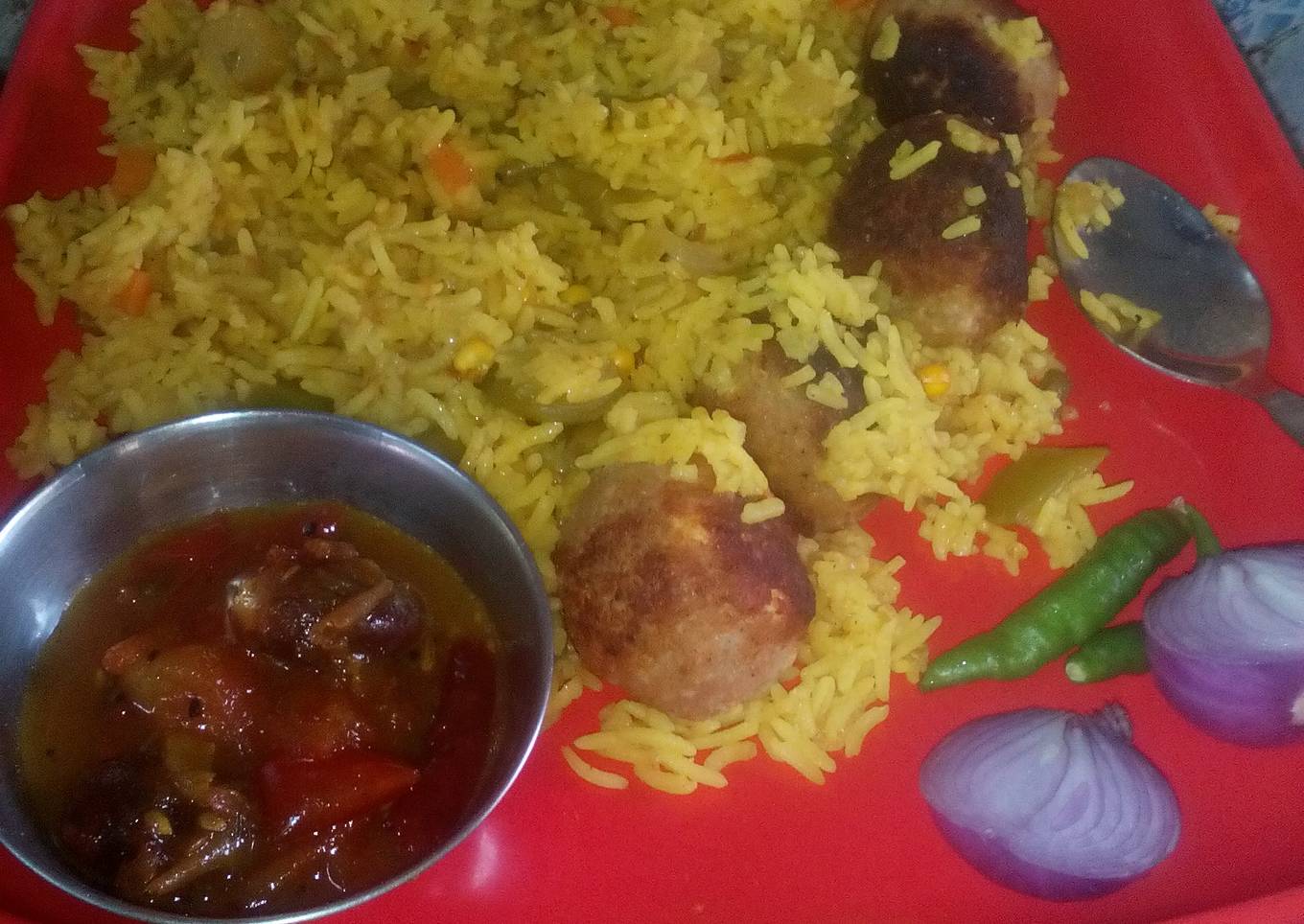 Veg  rice  with soya paneer ball