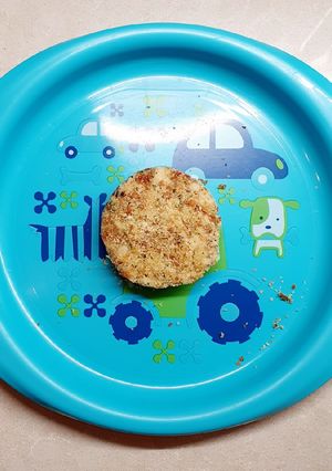 Foto di Fish burger di branzino con olive e pomodori secchi per bimbi (e non solo)