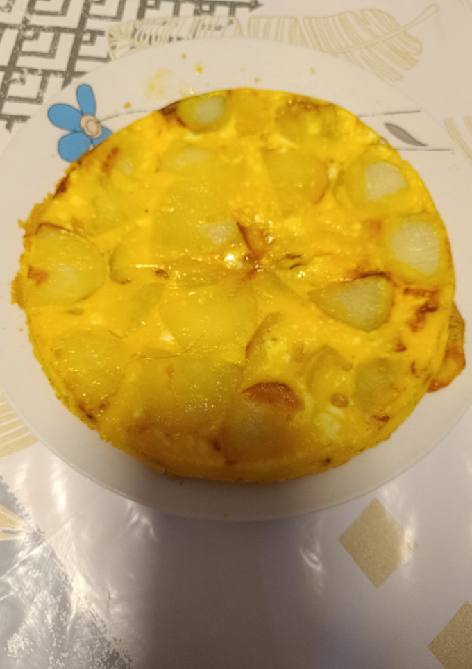Una foto de Tortilla de patatas en freidora de aire Cecotec