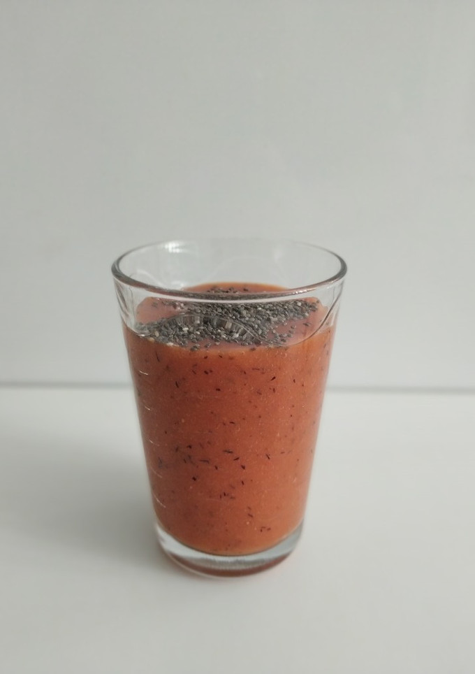 Una foto de Smoothie de mango y frutos rojos 🍓