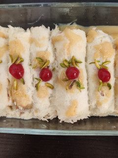 பிரட் பிஸ்தா ரோல்ஸ் (Bread pista rolls recipe in tamil) செய்முறை முக்கிய புகைப்படம்