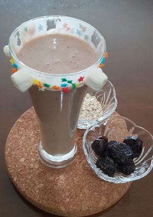 A picture of Oats and dates milkshake.