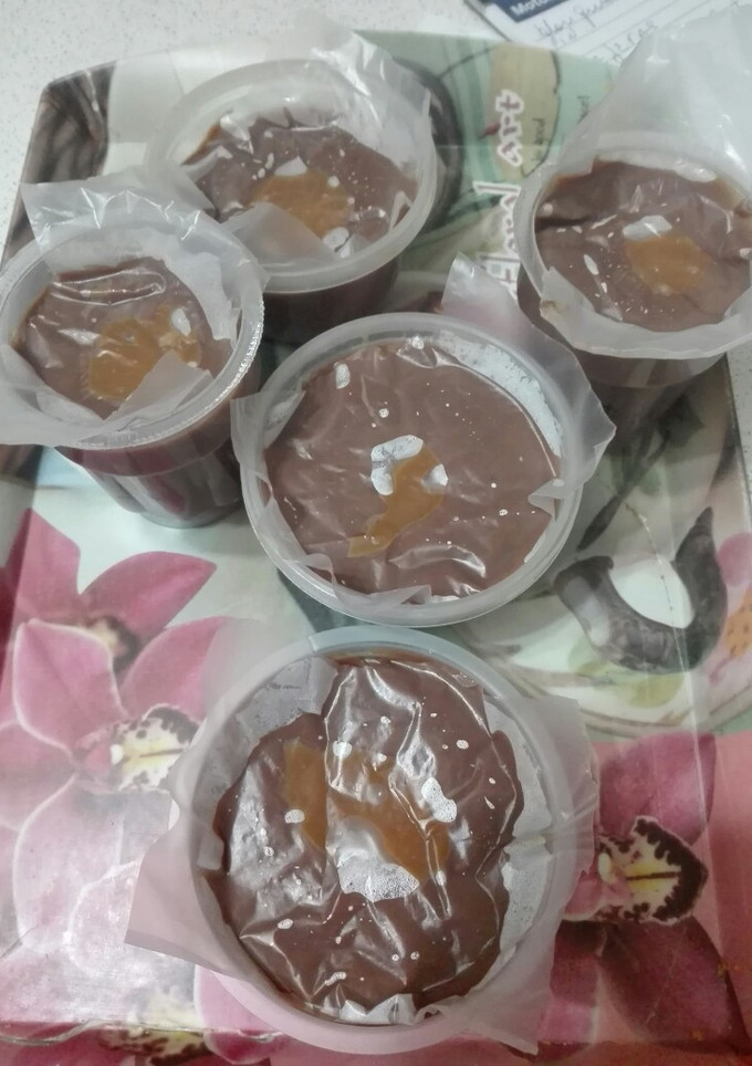 Una foto de Postrecitos de chocolate con corazón de dulce de leche
