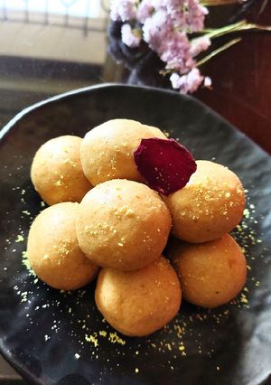 A picture of Magaja ladoo.