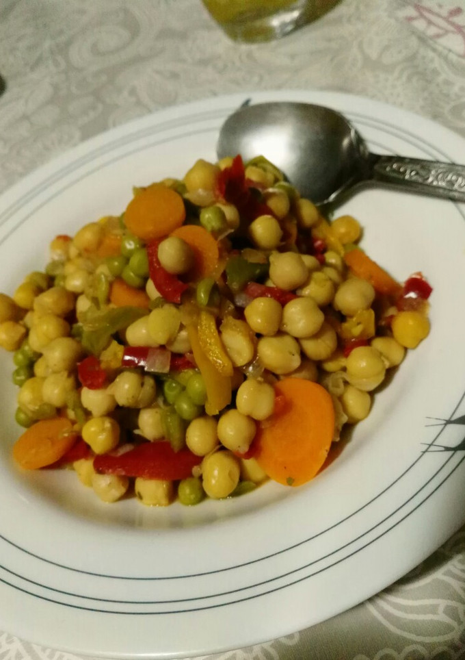Una foto de Garbanzos con pimientos
