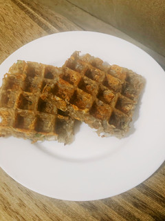 小V鬆餅機 #格子烤盤 #馬鈴薯鹹香鬆餅 的食譜成品照片