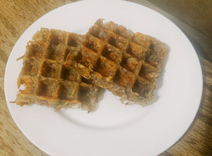 小V鬆餅機 #格子烤盤 #馬鈴薯鹹香鬆餅 的食譜成品照片