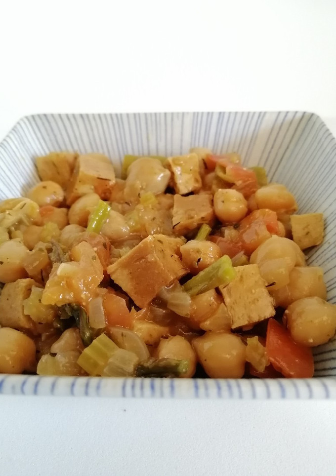 Una foto de Garbanzos cajún con seitán