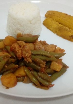 Una foto de Saltado de vainitas con carne