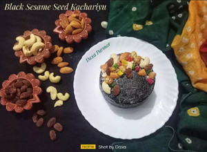 A picture of Black Sesame Seeds Kachariyu.