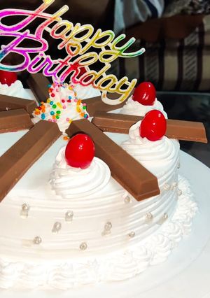 A picture of Eggless vanilla cake.