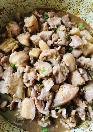 Hình của món Thịt kho mắm ruốc.