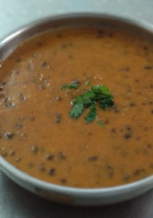 A picture of Dal Makhni.