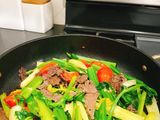 Thịt bò xào cần tây