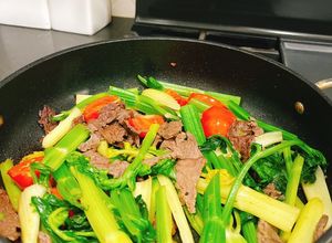 Hình của món Thịt bò xào cần tây.