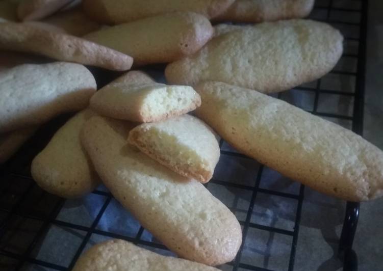 Cara Gampang Membuat Lady finger biscuits Anti Gagal