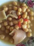 Garbanzos con oreja de cerdo