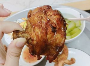 Hình của món Gà om coca.