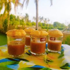 Gol gappay (pani puri) A picture of Gol gappay (pani puri).
