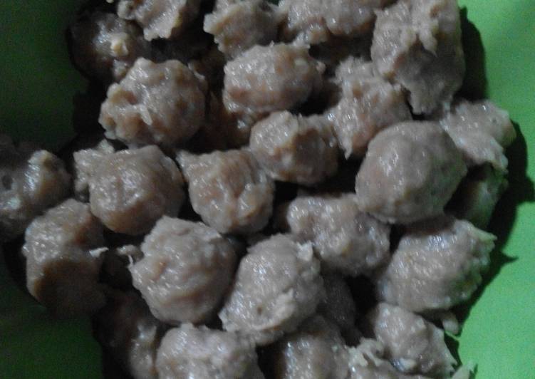 Cara Gampang Menyiapkan Bakso Sapi Blender, Enak Banget