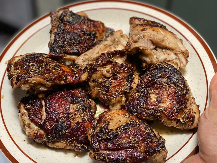 Bagaimana Membuat Ayam Rosemari panggang Bawang Putih Istimewa