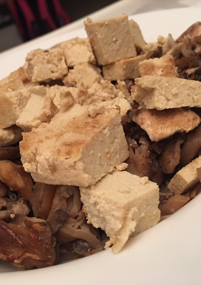 Una foto de Tofu con verduritas