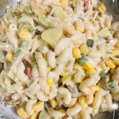 A picture of Pizza hut mix salad.