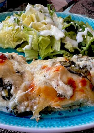 Spenótos mascarpone-s csirkemell tekercs, extra sajtosan recept fotója