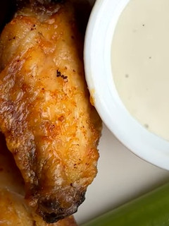 Foto principal de Alitas de pollo en freidora de aire