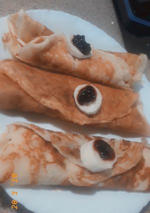 صورة لوصفة كريب بالموز ومربى الكرز 😋