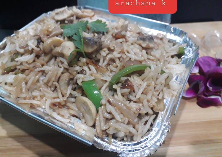 Recipe of Super Quick Homemade Garlic mushroom fried rice