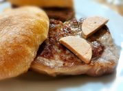 Una foto de entrecot de carne vacuna