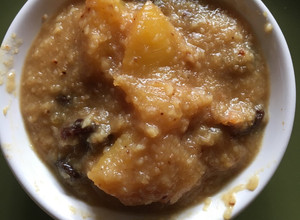 Una foto de Crema de coco tierno con piña en dulce
