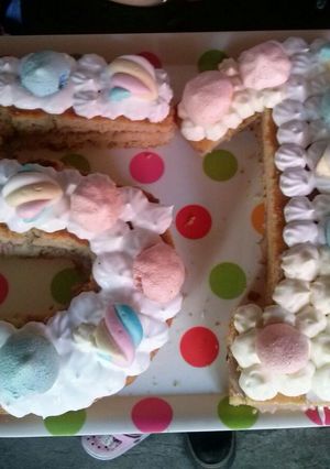 Una foto de Esta torta hace para el cumpleaños de mi suegra...😉