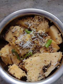 નાયલોન ખમણ...(Naylon khaman in gujrati) રેસીપી મુખ્ય ફોટો