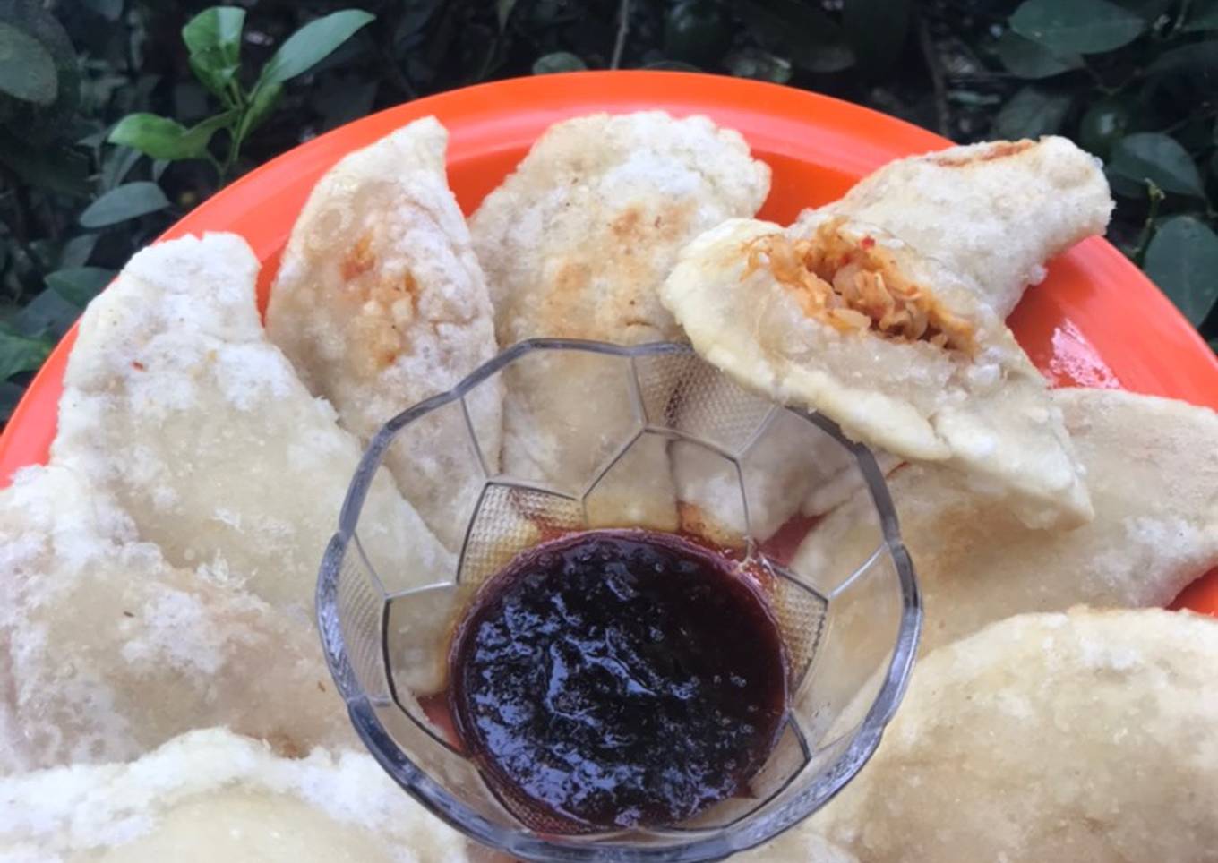 Saus gratin dengan ayam dan kentang pedas