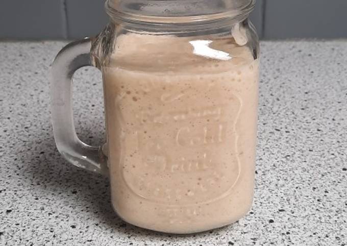 Simple Way to Make Milkshake à la banane