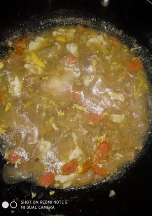 Foto resep Seblak kuah (krupuk,sosis,telur)