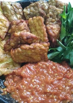 Foto resep Tempe Telur Penyet