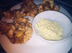 Una foto de Pulpitos fritos crujientes🤤🌶🐙👌🏻