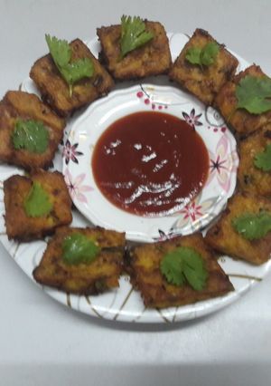 A picture of Besan or matar ki chatpati peetol.