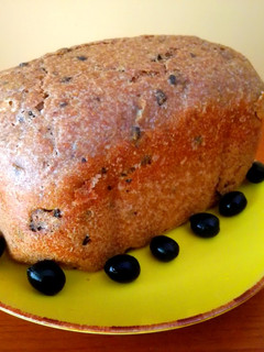 Una foto de Pan de espelta con aceitunas