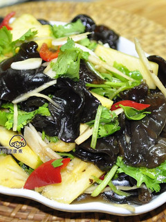 鳳梨涼拌雲耳(川耳) 的食譜成品照片