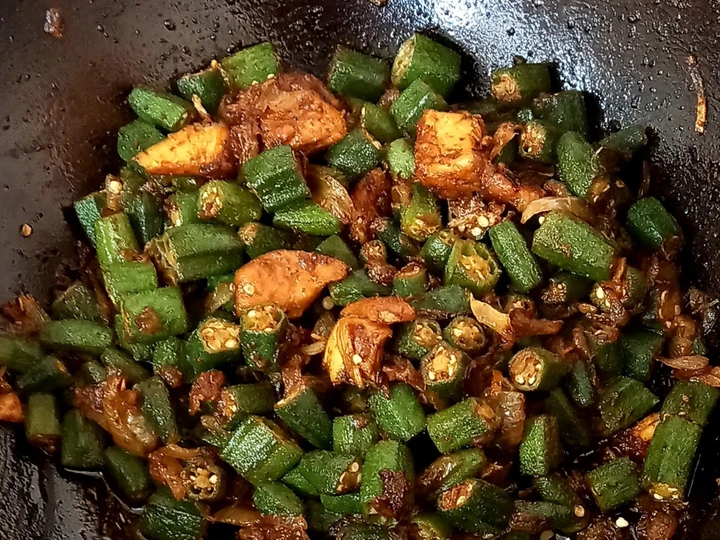 Recipe Bhindi with chicken boneless 🥬🥬🍗🍗🧅 which Delicious