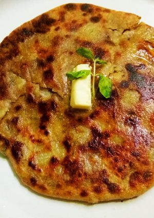 A picture of Aloo paratha.